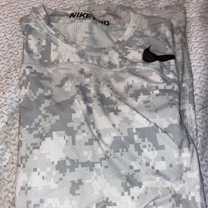Men’s small nike pro shirt dri fit
